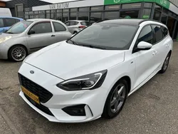 Wit Gebruikt 2018 Ford Focus ST-Line Stationwagen | € 20.445 (Eerlijke prijs)