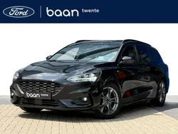 Zwart, metallic lak Gebruikt 2021 Ford Focus ST-Line Stationwagen | € 22.400 (Goede deal)