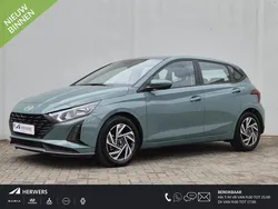 Mangrove green Gebruikt 2023 Hyundai i20 Comfort Hatchback | € 19.435 (Eerlijke prijs)