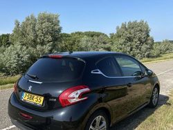 Zwart Gebruikt 2013 Peugeot 208 Allure Hatchback | € 6.600 (Duur)