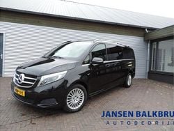 Zwart (metallic) Gebruikt 2017 Mercedes V250 Avantgarde Edition MPV | € 34.985 (Goede deal)