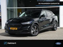 Zwart, metallic lak Gebruikt 2022 Ford Mustang Mach-E SUV | € 32.995 (Goede deal)