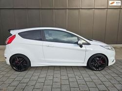 Wit Gebruikt 2016 Ford Fiesta Sport Hatchback | € 12.950 (Iets duurder)