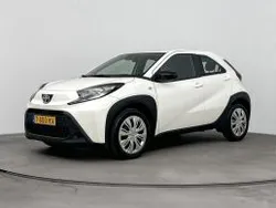 Wit Gebruikt 2023 Toyota Aygo Play Hatchback | € 18.945 (Goede deal)