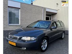 Grijs, metallic lak Gebruikt 2003 Volvo V70 Comfort Stationwagen | € 3.350 (Goede deal)