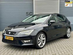 Zwart Gebruikt 2016 Seat Leon CONNECT Hatchback | € 14.950 (Iets duurder)