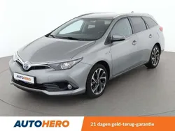 Grijs, metallic lak Gebruikt 2016 Toyota Auris Design Stationwagen | € 12.749 (Eerlijke prijs)