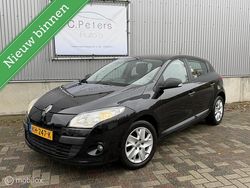 Zwart (metallic) Gebruikt 2011 Renault Mégane III Expression Hatchback | € 4.250 (Goede deal)