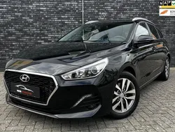 Zwart Gebruikt 2020 Hyundai i30 Premium Stationwagen | € 17.900 (Goede deal)