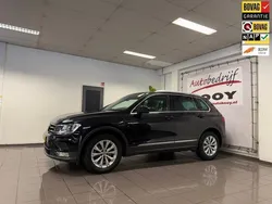 Zwart, metallic lak Gebruikt 2017 VW Tiguan SUV | € 19.750 (Eerlijke prijs)