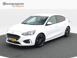 Wit Gebruikt 2018 Ford Focus ST-Line Hatchback | € 14.850 (Eerlijke prijs)
