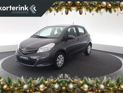 Grijs Gebruikt 2014 Toyota Yaris Hatchback | € 9.950 (Eerlijke prijs)