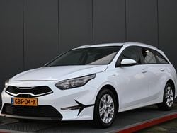 Wit Gebruikt 2024 Kia Ceed Comfort Hatchback | € 20.950 (Eerlijke prijs)