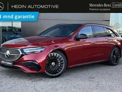 Rood, metallic lak Gebruikt 2024 Mercedes E300 AMG line Stationwagen | € 76.900