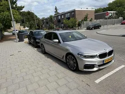 Grijs Gebruikt 2020 BMW 530 Sedan | € 31.500 (Eerlijke prijs)