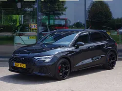 Zwart Gebruikt 2021 Audi A3 Sportback e-tron Competition Sedan | € 28.450 (Goede deal)