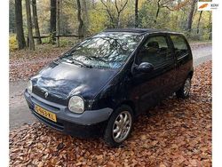 Zwart Gebruikt 2002 Renault Twingo Hatchback | € 1.000 (Eerlijke prijs)
