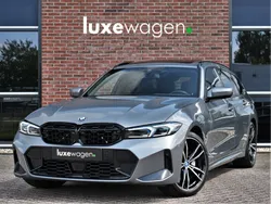 Grijs Gebruikt 2024 BMW 330e M Sport Stationwagen | € 51.900 (Super prijs)