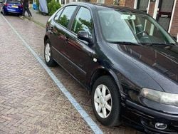 Zwart Gebruikt 2003 Seat Leon Stella Hatchback | € 750 (Goede deal)