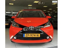 Oranje Gebruikt 2016 Toyota Aygo X-wave Hatchback | € 7.950 (Eerlijke prijs)