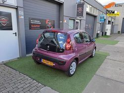 Paars Gebruikt 2013 Peugeot 107 Active Hatchback | € 2.999 (Goede deal)