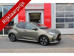 Groen Gebruikt 2024 Toyota Yaris Hybrid Comfort Hatchback | € 28.900 (Duur)