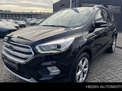 Zwart Gebruikt 2017 Ford Kuga Titanium SUV | € 15.945 (Goede deal)