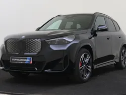 Saphirschwarz Nieuw 2025 BMW iX1 M Sport SUV | € 62.405 (Eerlijke prijs)