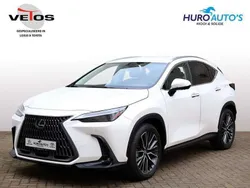 Wit, metallic lak Gebruikt 2023 Lexus NX450h+ Executive Line SUV | € 61.900 (Eerlijke prijs)