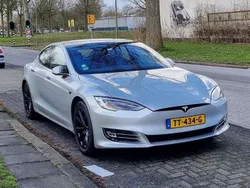 Zilver Gebruikt 2018 Tesla Model S Sedan | € 21.000 (Eerlijke prijs)