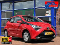 Rood Gebruikt 2021 Toyota Aygo X-play Hatchback | € 16.645 (Eerlijke prijs)