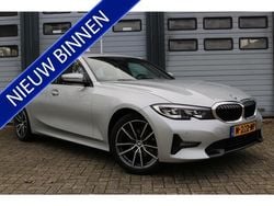 Grijs, metallic lak Gebruikt 2021 BMW 318 Shadowline Sedan | € 25.949 (Goede deal)