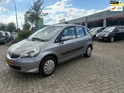 Grijs Gebruikt 2004 Honda Jazz LS Hatchback | € 2.950 (Eerlijke prijs)