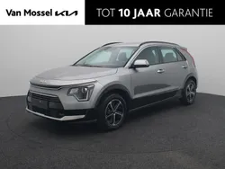 Grijs, metallic lak Nieuw 2025 Kia Niro SUV | € 34.340 (Goede deal)