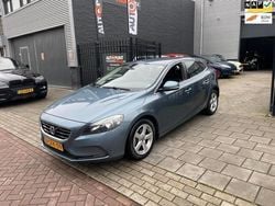 Blauw Gebruikt 2013 Volvo V40 Momentum Stationwagen | € 3.499 (Super prijs)