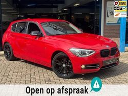 Rood, metallic lak Gebruikt 2012 BMW 118 Comfort Edition Hatchback | € 10.950 (Eerlijke prijs)