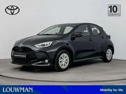 Zwart Gebruikt 2024 Toyota Yaris Hybrid Active Hatchback | € 22.950 (Eerlijke prijs)