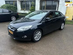 Zwart Gebruikt 2013 Ford Focus Titanium Sedan | € 7.499 (Eerlijke prijs)