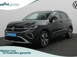 Zwart, metallic lak Gebruikt 2024 VW T-Cross Style SUV | € 29.950 (Eerlijke prijs)