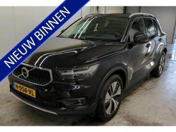 Zwart Gebruikt 2020 Volvo XC40 Momentum SUV | € 31.950 (Eerlijke prijs)