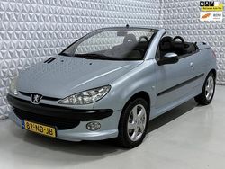 Grijs Gebruikt 2003 Peugeot 206 CC Cabriolet | € 1.499 (Eerlijke prijs)