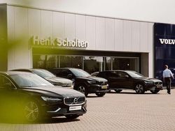 Zwart Gebruikt 2024 Volvo XC60 Plus SUV | € 55.950 (Eerlijke prijs)