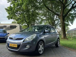 Grijs Gebruikt 2009 Hyundai i20 MPV | € 4.000