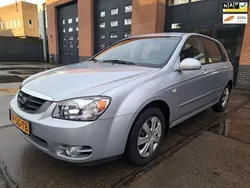 Grijs Gebruikt 2006 Kia Cerato EX Hatchback | € 2.555 (Eerlijke prijs)