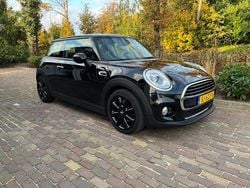 Zwart Gebruikt 2017 Mini Cooper Chili Hatchback | € 14.250 (Super prijs)