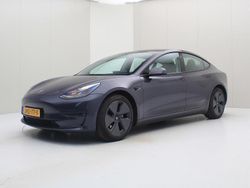 Grijs, metallic lak Gebruikt 2021 Tesla Model 3 Long Range AWD Sedan | € 27.900 (Eerlijke prijs)
