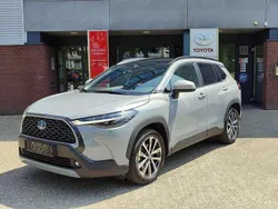 Grijs, metallic lak Gebruikt 2022 Toyota Corolla Cross Style SUV | € 34.900 (Duur)