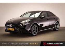 Zwart Gebruikt 2021 Mercedes A250 AMG line Sedan | € 26.000 (Goede deal)