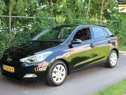 Zwart, metallic lak Gebruikt 2018 Hyundai i20 Comfort Hatchback | € 12.750 (Eerlijke prijs)