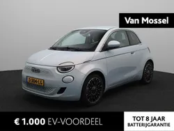 Blauw Gebruikt 2023 Fiat 500e La Prima Hatchback | € 21.440 (Goede deal)
